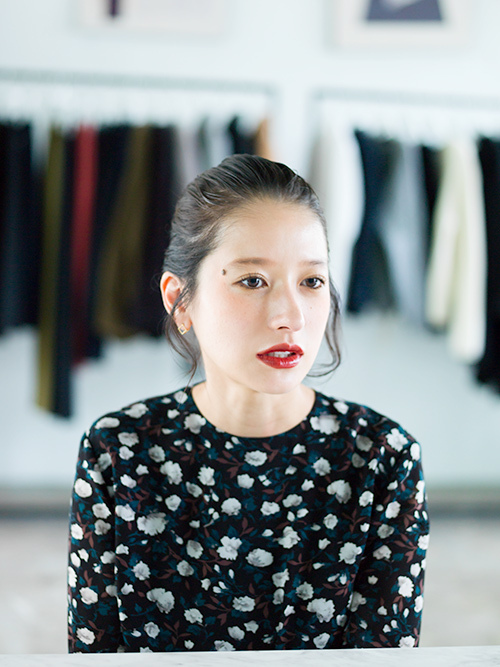 クラネ 松本恵奈にインタビュー - 販売員からデザイナーへ、洋服に込める等身大の自分｜写真2