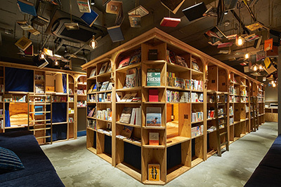 グラフィックデザイン｜泊まれる本屋「ブックアンドベッドトウキョウ」が京都に - 最高に幸せな“寝落ちする瞬間”を