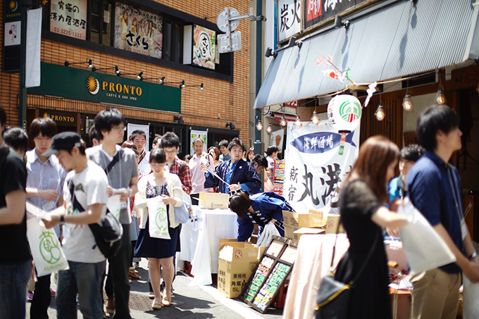 新宿で日本酒飲み放題イベント Shinjuku Sake Festival 全国から100銘柄が集結 ファッションプレス