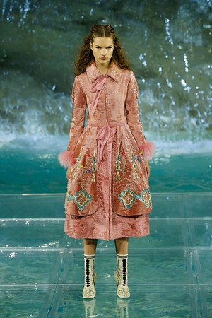 フェンディ オートクチュール(FENDI Haute Couture) 2016-17年秋冬 ウィメンズコレクション  - 写真5