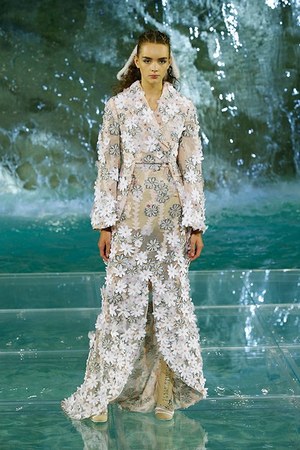 フェンディ オートクチュール(FENDI Haute Couture) 2016-17年秋冬 ウィメンズコレクション  - 写真9