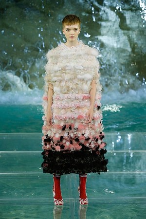 フェンディ オートクチュール(FENDI Haute Couture) 2016-17年秋冬 ウィメンズコレクション  - 写真14