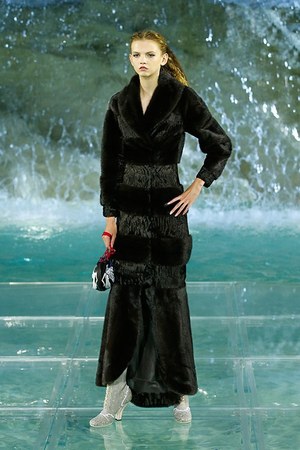 フェンディ オートクチュール(FENDI Haute Couture) 2016-17年秋冬 ウィメンズコレクション  - 写真19