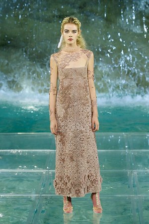 フェンディ オートクチュール(FENDI Haute Couture) 2016-17年秋冬 ウィメンズコレクション  - 写真20