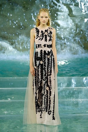 フェンディ オートクチュール(FENDI Haute Couture) 2016-17年秋冬 ウィメンズコレクション  - 写真25