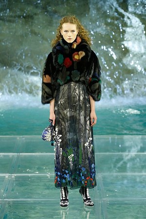 フェンディ オートクチュール(FENDI Haute Couture) 2016-17年秋冬 ウィメンズコレクション  - 写真27
