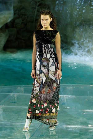 フェンディ オートクチュール(FENDI Haute Couture) 2016-17年秋冬 ウィメンズコレクション  - 写真28