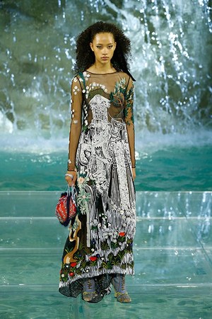 フェンディ オートクチュール(FENDI Haute Couture) 2016-17年秋冬 ウィメンズコレクション  - 写真30