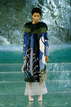 フェンディ オートクチュール(FENDI Haute Couture) 2016-17年秋冬 ウィメンズコレクション  - 写真36