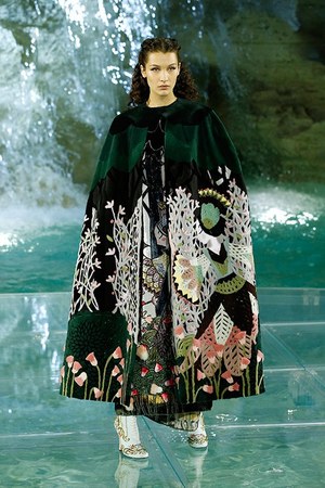 フェンディ オートクチュール(FENDI Haute Couture) 2016-17年秋冬 ウィメンズコレクション  - 写真46