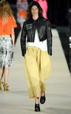 モロッコテイストでミニマルスタイルを新鮮にアレンジ - アクネ(Acne)、2012年春夏ウィメンズコレクション｜写真28