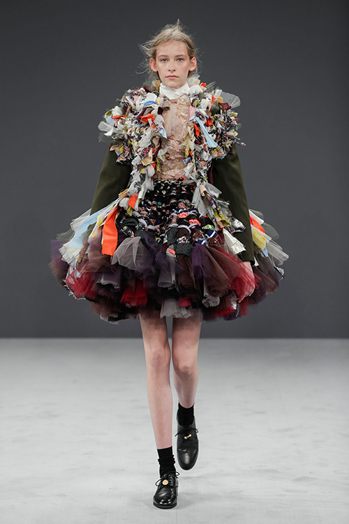 ヴィクター＆ロルフ オートクチュール(VIKTOR & ROLF Haute Couture) 2016-17年秋冬 ウィメンズコレクション  - 写真9