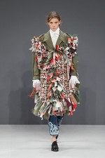 ヴィクター＆ロルフ 16年秋冬オートクチュールコレクション - 愛あるハンドメイドで振り返る過去｜写真29