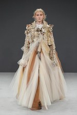 ヴィクター＆ロルフ 16年秋冬オートクチュールコレクション - 愛あるハンドメイドで振り返る過去｜写真37