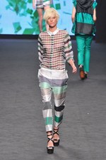 スポーツウェアを上質なデイリーウエアに昇華させた C'N'C コスチューム ナショナル(C'N'C CoSTUME NATIONAL)、2012年春夏コレクション｜写真4