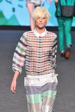 スポーツウェアを上質なデイリーウエアに昇華させた C'N'C コスチューム ナショナル(C'N'C CoSTUME NATIONAL)、2012年春夏コレクション｜写真5