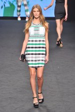 スポーツウェアを上質なデイリーウエアに昇華させた C'N'C コスチューム ナショナル(C'N'C CoSTUME NATIONAL)、2012年春夏コレクション｜写真10