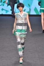 スポーツウェアを上質なデイリーウエアに昇華させた C'N'C コスチューム ナショナル(C'N'C CoSTUME NATIONAL)、2012年春夏コレクション｜写真11