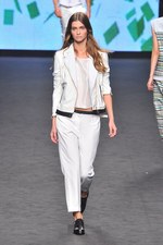 スポーツウェアを上質なデイリーウエアに昇華させた C'N'C コスチューム ナショナル(C'N'C CoSTUME NATIONAL)、2012年春夏コレクション｜写真15