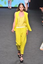 スポーツウェアを上質なデイリーウエアに昇華させた C'N'C コスチューム ナショナル(C'N'C CoSTUME NATIONAL)、2012年春夏コレクション｜写真23