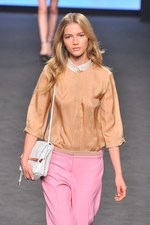 スポーツウェアを上質なデイリーウエアに昇華させた C'N'C コスチューム ナショナル(C'N'C CoSTUME NATIONAL)、2012年春夏コレクション｜写真33