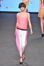 スポーツウェアを上質なデイリーウエアに昇華させた C'N'C コスチューム ナショナル(C'N'C CoSTUME NATIONAL)、2012年春夏コレクション｜写真36