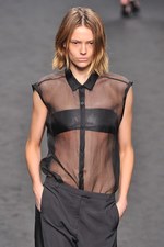 スポーツウェアを上質なデイリーウエアに昇華させた C'N'C コスチューム ナショナル(C'N'C CoSTUME NATIONAL)、2012年春夏コレクション｜写真46