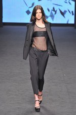 スポーツウェアを上質なデイリーウエアに昇華させた C'N'C コスチューム ナショナル(C'N'C CoSTUME NATIONAL)、2012年春夏コレクション｜写真47