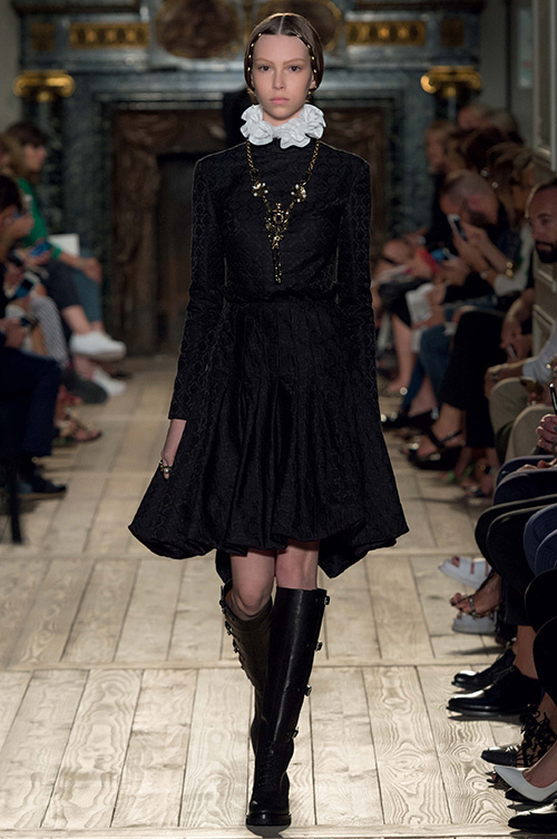 ヴァレンティノ オートクチュール(VALENTINO Haute Couture