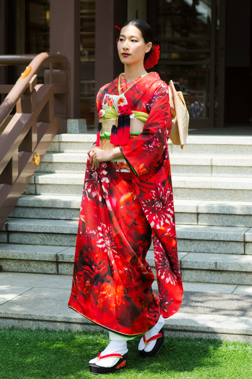 蜷川実花による「M / mika ninagawa」のウエディングコレクションに初の‟和装”が登場 | 写真