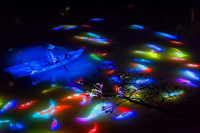 5,000個の竹灯篭が灯る「納涼 竹あかり」佐賀の日本庭園・御船山楽園で - チームラボも参加 | 写真
