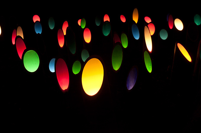 5,000個の竹灯篭が灯る「納涼 竹あかり」佐賀の日本庭園・御船山楽園で - チームラボも参加 | 写真