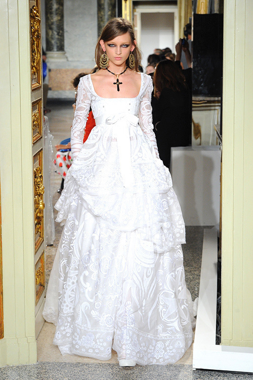ジプシーの美しく強きスピリットをゴージャスなドレスに - エミリオ プッチ(EMILIO PUCCI)、2012年春夏コレクション