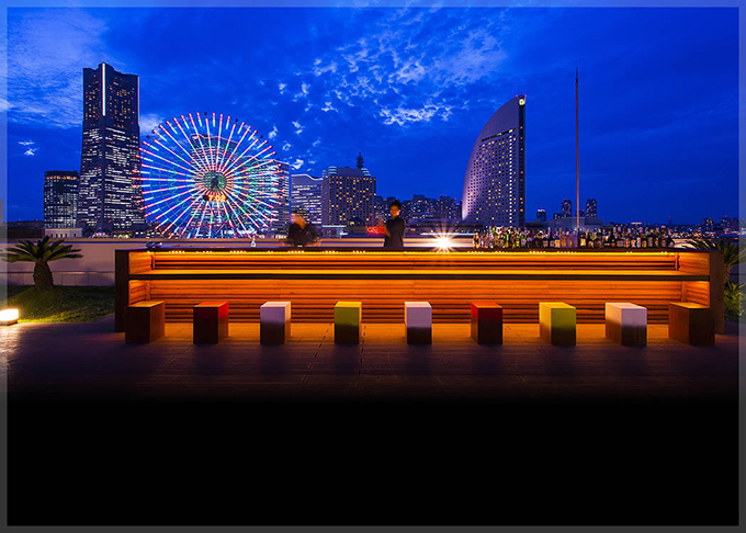 横浜みなとみらい「オーシャンズバー」海＆夜景を一望、本格アジア料理と世界14ヶ国のビール｜写真1