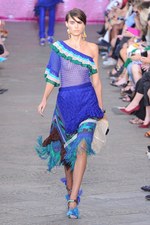 鳥のように羽ばたいていけそうな軽やかなドレスが印象的 - MISSONI(ミッソーニ) 2012年春夏コレクション｜写真1