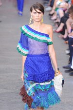 鳥のように羽ばたいていけそうな軽やかなドレスが印象的 - MISSONI(ミッソーニ) 2012年春夏コレクション｜写真2