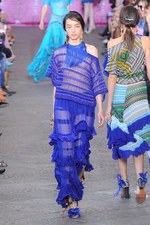 鳥のように羽ばたいていけそうな軽やかなドレスが印象的 - MISSONI(ミッソーニ) 2012年春夏コレクション｜写真5