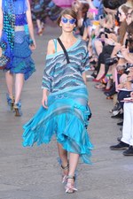 鳥のように羽ばたいていけそうな軽やかなドレスが印象的 - MISSONI(ミッソーニ) 2012年春夏コレクション｜写真10