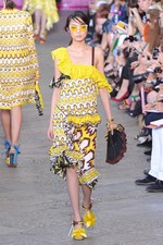 鳥のように羽ばたいていけそうな軽やかなドレスが印象的 - MISSONI(ミッソーニ) 2012年春夏コレクション｜写真17