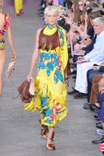 鳥のように羽ばたいていけそうな軽やかなドレスが印象的 - MISSONI(ミッソーニ) 2012年春夏コレクション｜写真26