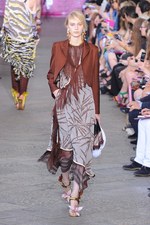 鳥のように羽ばたいていけそうな軽やかなドレスが印象的 - MISSONI(ミッソーニ) 2012年春夏コレクション｜写真34