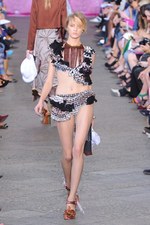 鳥のように羽ばたいていけそうな軽やかなドレスが印象的 - MISSONI(ミッソーニ) 2012年春夏コレクション｜写真36