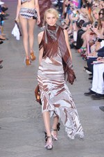 鳥のように羽ばたいていけそうな軽やかなドレスが印象的 - MISSONI(ミッソーニ) 2012年春夏コレクション｜写真38
