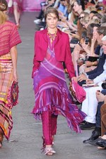 鳥のように羽ばたいていけそうな軽やかなドレスが印象的 - MISSONI(ミッソーニ) 2012年春夏コレクション｜写真47