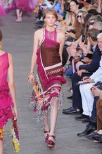 鳥のように羽ばたいていけそうな軽やかなドレスが印象的 - MISSONI(ミッソーニ) 2012年春夏コレクション｜写真51