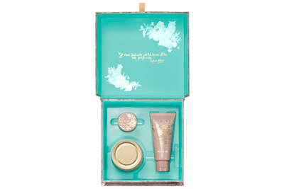 ポール＆ジョー ボーテより華やかなボックスが印象的なクリスマス限定ボディフレグランス