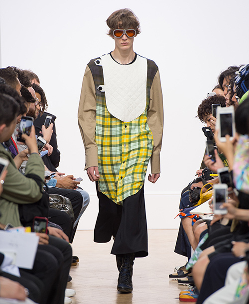 JW アンダーソン(JW Anderson) 2017年春夏メンズコレクション  - 写真12