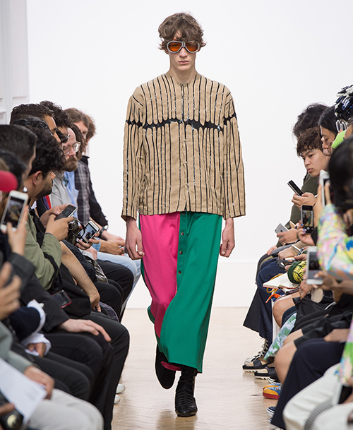 ジェイ ダブリュー アンダーソン(JW Anderson) 2017年春夏メンズコレクション  - 写真34