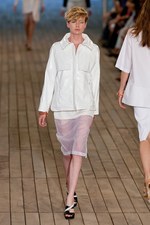 異素材を組み合わせてユニークなルックを演出　コムーン(COMMUUN)、2012年春夏コレクション｜写真8