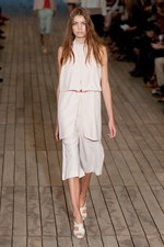 異素材を組み合わせてユニークなルックを演出　コムーン(COMMUUN)、2012年春夏コレクション｜写真14